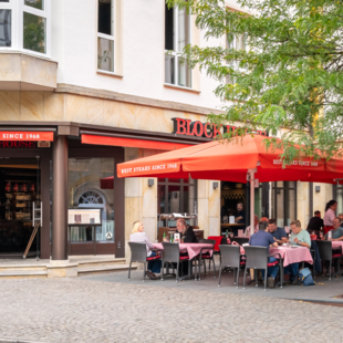 Außenbereich des BLOCK HOUSE Restaurants in Bielefeld